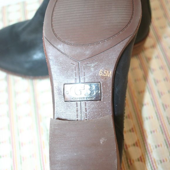 Gianni Bini Women's Black Leather Ankle Bootie Size 6 1/2 M R-461 - Picture 6 of 8